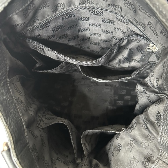 Authentic Michael Kors Double Zip Pebbled Leather Hobo Bag w/ COA - Picture 11 of 15